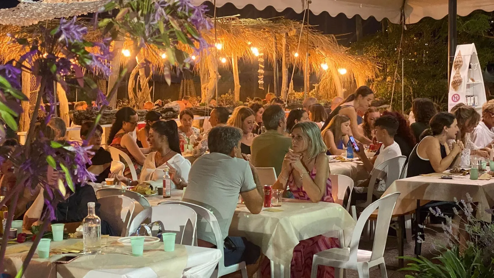 ARMA DI TAGGIA : Soirée espagnole - Les Bagni Germana célèbrent l'été avec une paella géante
