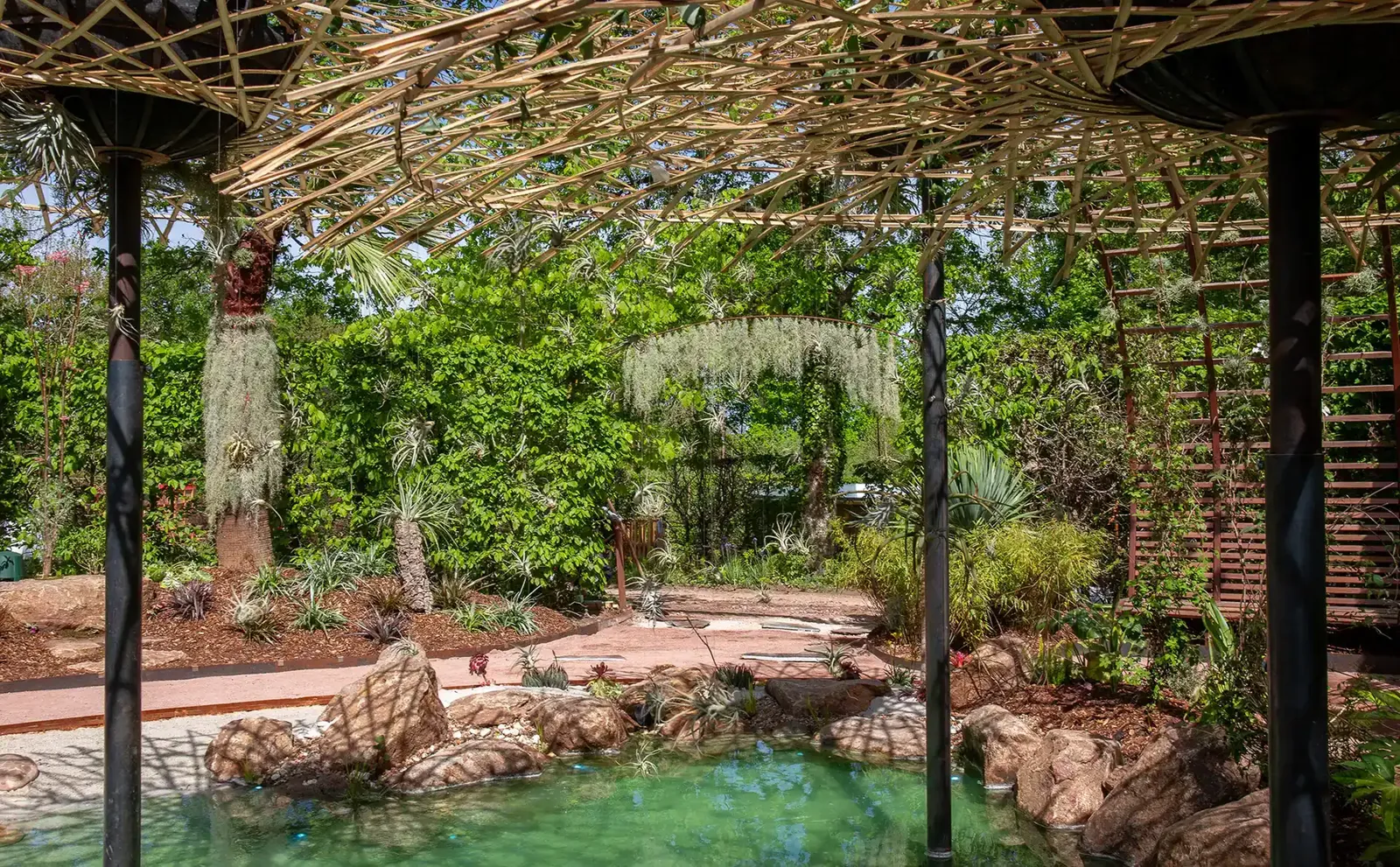 CHAUMONT-SUR-LOIRE : Festival des Jardins - Le "Jardin Avatar" plonge les visiteurs dans un univers