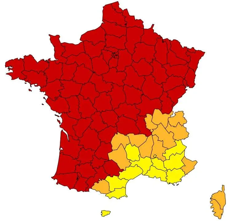 FRANCE : Canicule - La vigilance rouge étendue à 72 départements, appels à la prudence sur les route