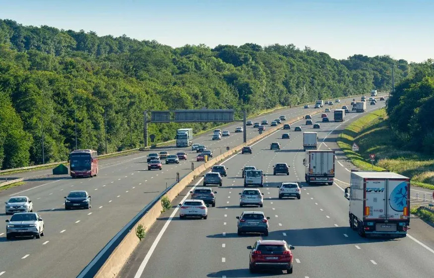 FRANCE : Trafic et canicule - VINCI Autoroutes anticipe un premier week-end estival chargé