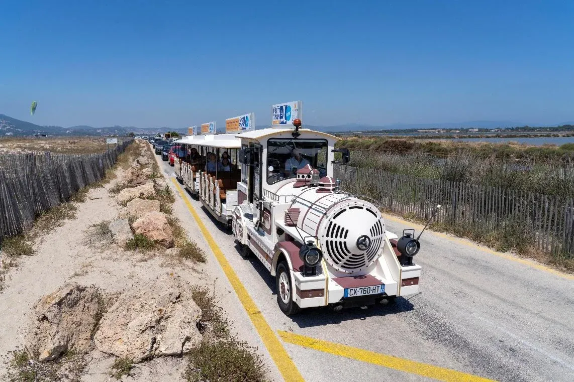 HYÈRES : Mobilité douce - Le petit train de la presqu'île de Giens reprend du service le 1er juillet