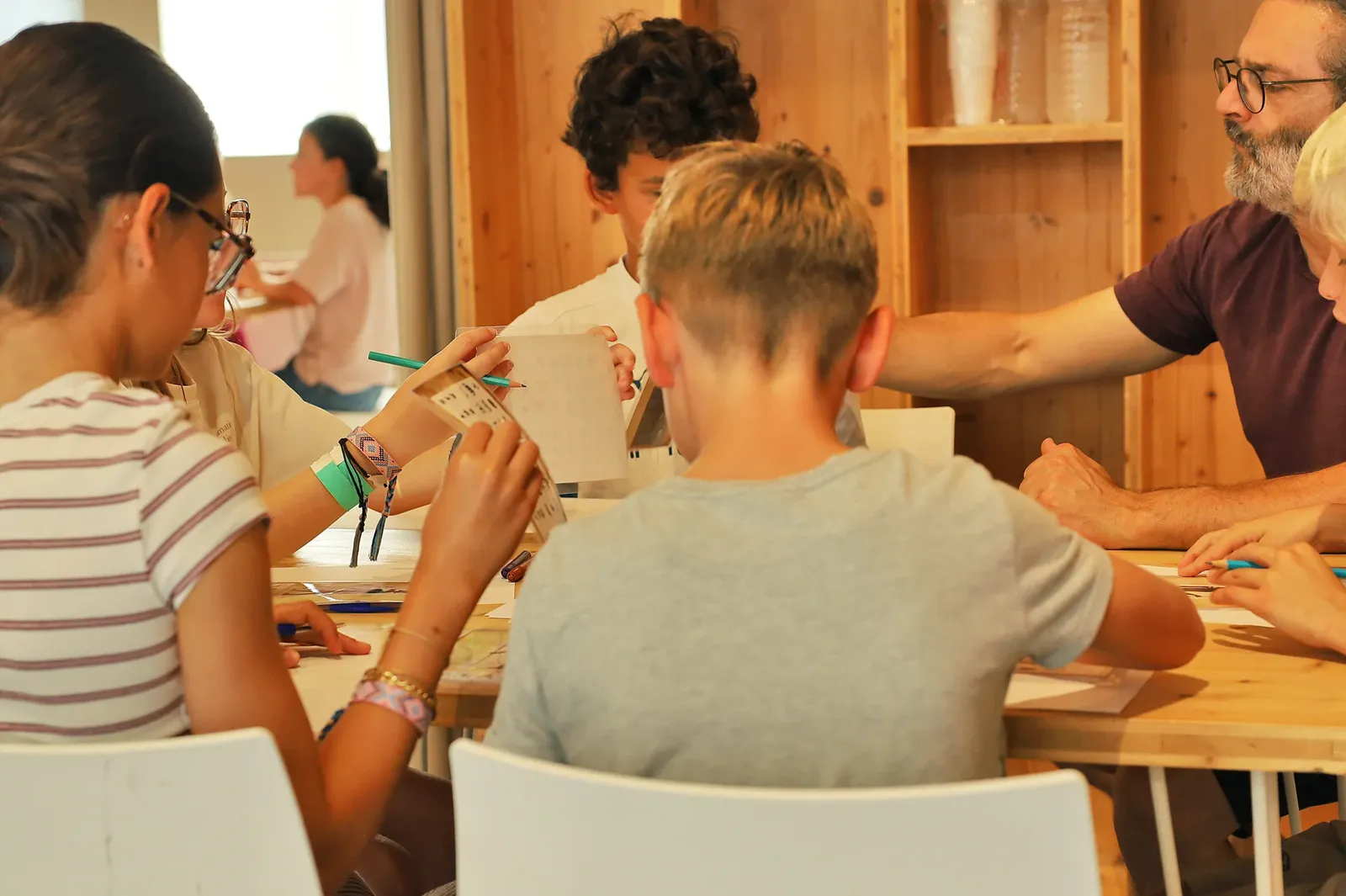 LE PRADET : Culture - Enquêtes et illustrations animent l'été des jeunes à la bibliothèque
