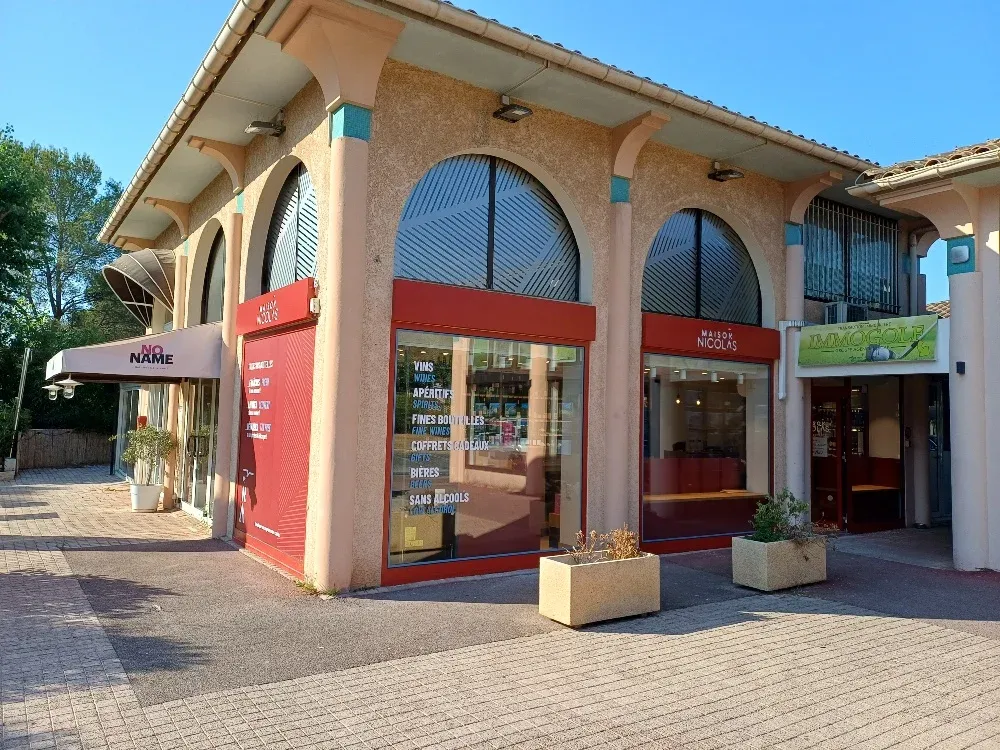 SAINT-RAPHAËL : Commerce - Maison Nicolas ouvre une nouvelle cave et renforce sa présence dans le Va