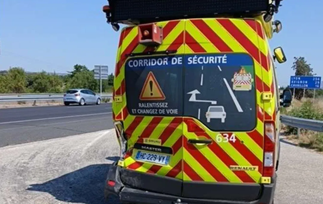 SALON-DE-PROVENCE : Sécurité sur l'A7 - Un fourgon d'intervention percuté, un agent blessé