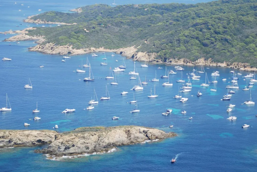 TOULON : Sécurité estivale - L'État déploie un dispositif d'envergure face à l'afflux de touristes d