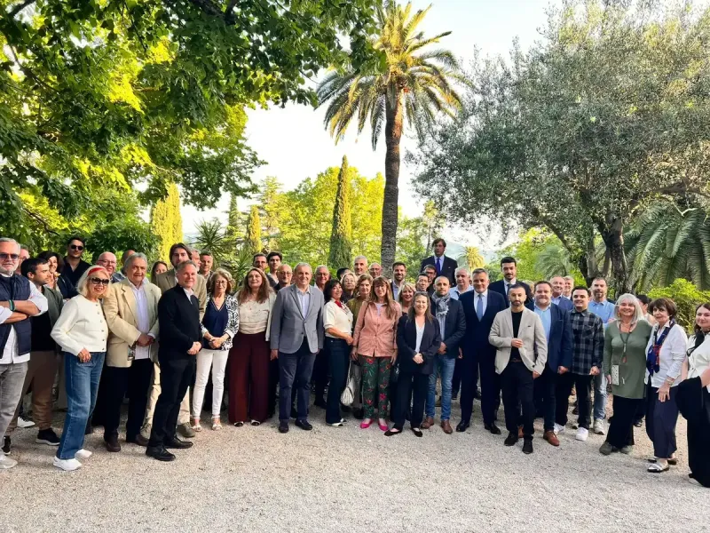 VAR : Nouvelle Énergie - Une visioconférence sur l'égalitarisme et la dépense publique
