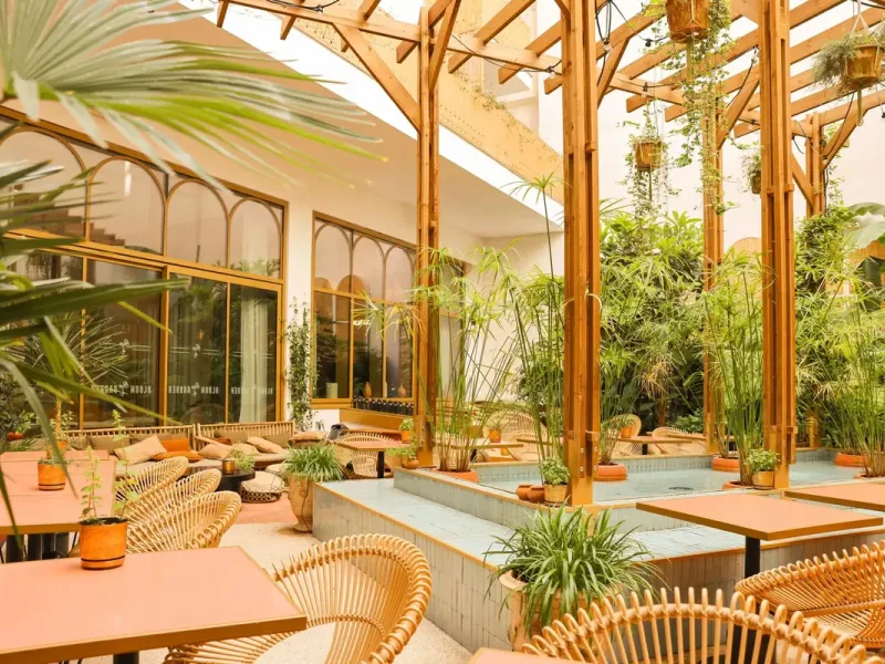 PARIS : Mixologie - La Clairette de Die pétille sur la terrasse du Bloom House Hôtel cet été
