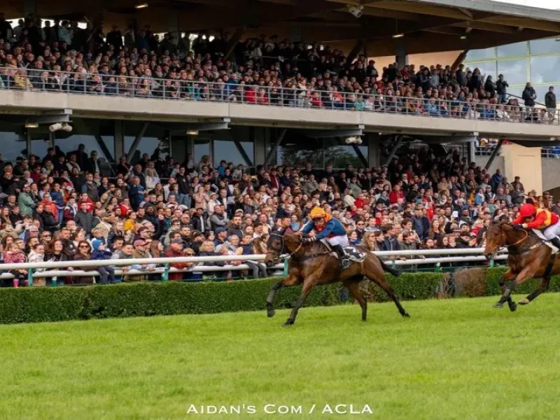 FRANCE : Tourisme - Les hippodromes, stars inattendues des loisirs estivaux