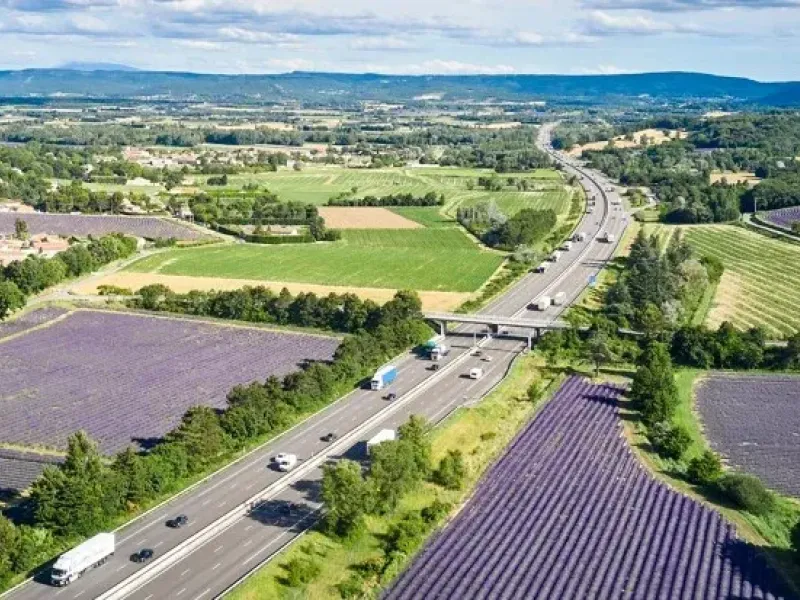 PARIS : Pont du 8 mai - VINCI Autoroutes assure un approvisionnement complet en carburants et bornes